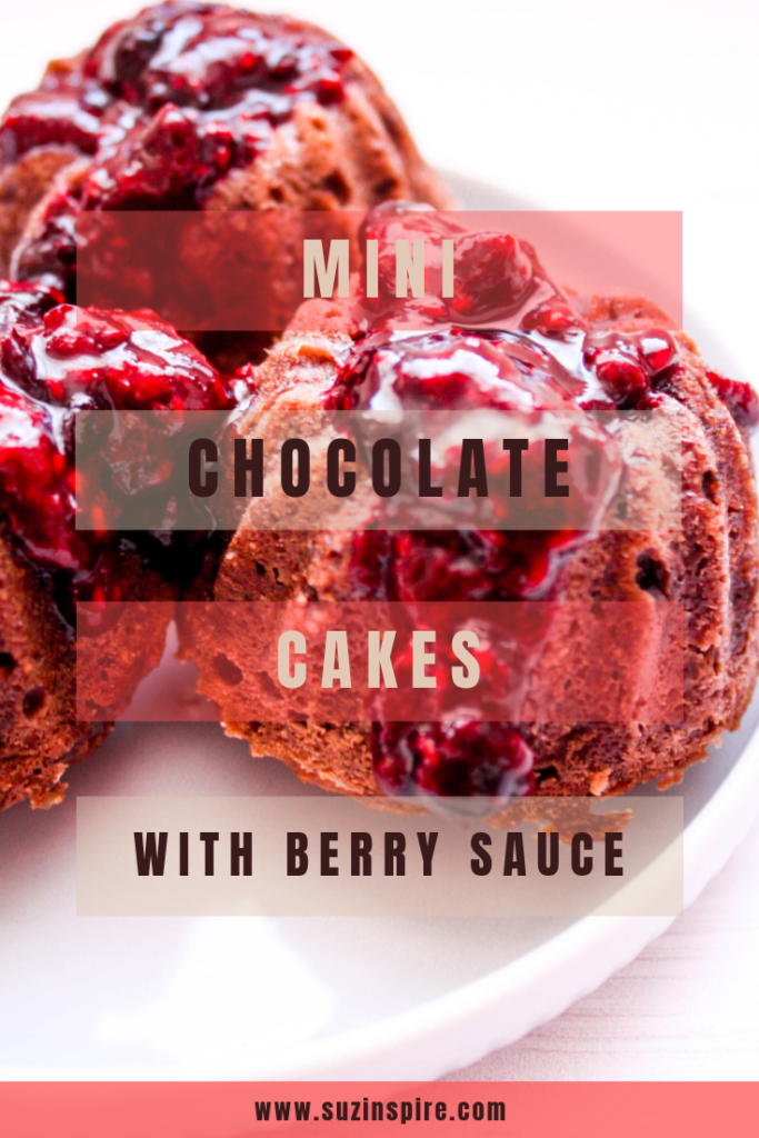 mini chocolate cakes with berry sauce